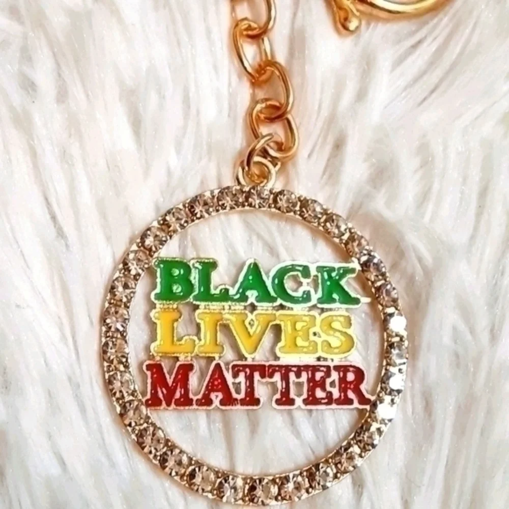 Black Lives Matter Bling Round Keychain